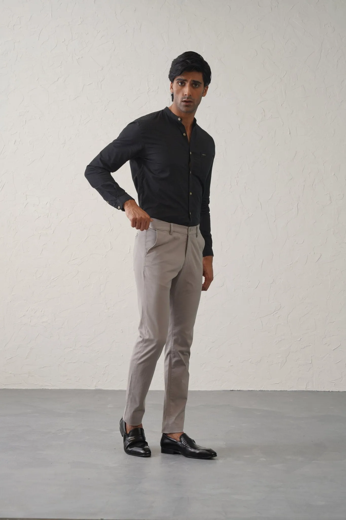 The Slim Fit Travel Chino - Grey