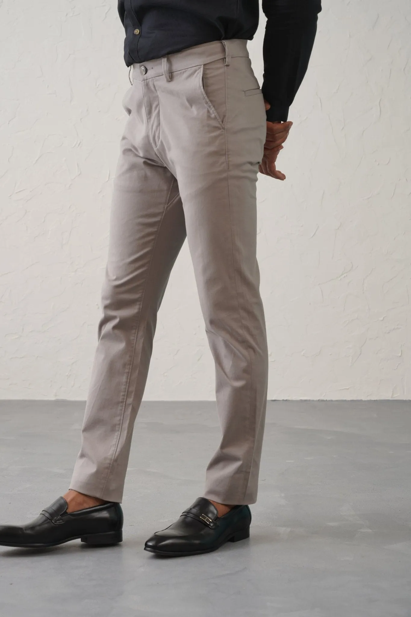 The Slim Fit Travel Chino - Grey